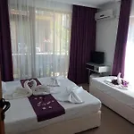 Diamond Apartment *