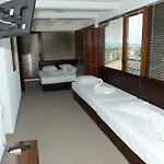 Diamond Apartment